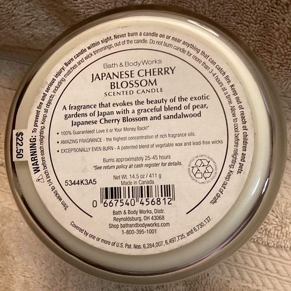 🌸 Bath & Body Works Japanese Cherry Blossom 3-wick Scented candle 🌸 - Picture 3 of 3